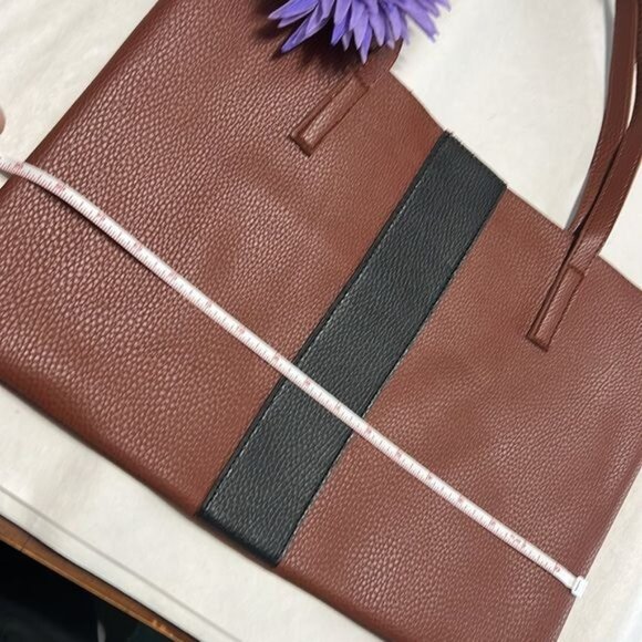 Vince Camuto Tote - Picture 4 of 8